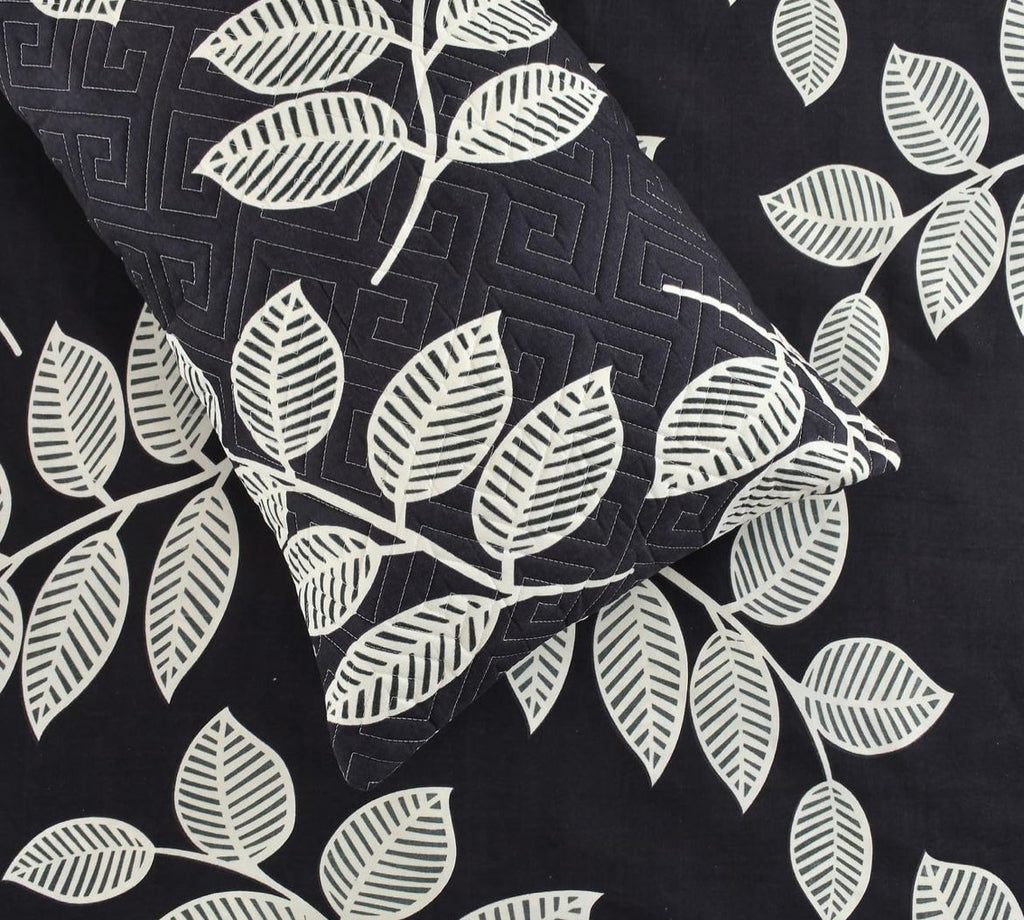 Queen Sized 5-Pieces Elastic Bedding Ensemble